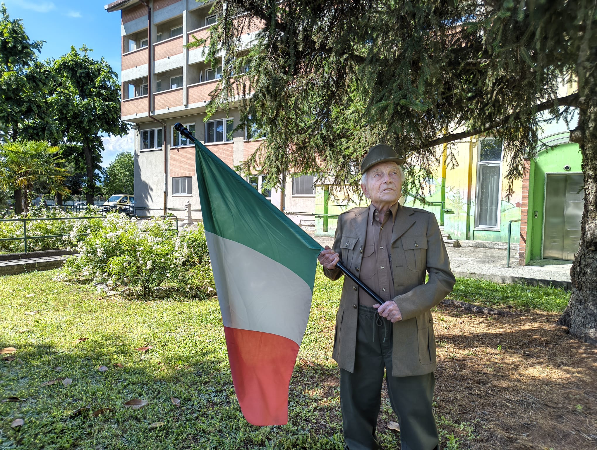 INAUGURATA-ALLA-CASA-DEI-PINI-LA-PARETE-DEDICATA-A-FRANCESCO-PERINO