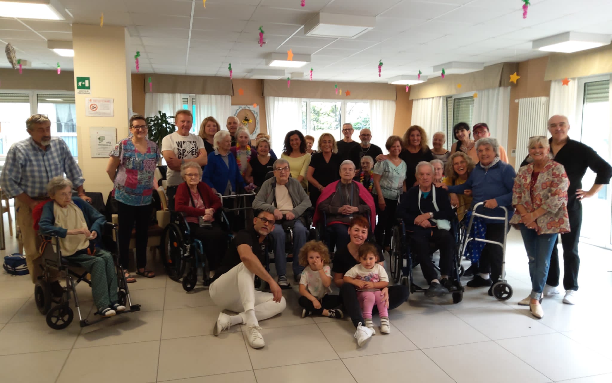 LA FIESTA LATINA: UN POMERIGGIO DI SORRISI, MUSICA E ABBRACCI A VILLA DEGLI ULIVI